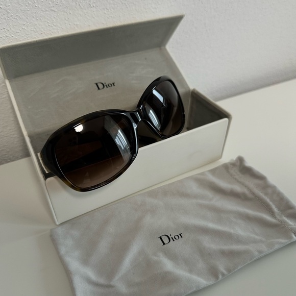 Dior  sunglasses - Picture 1 of 6